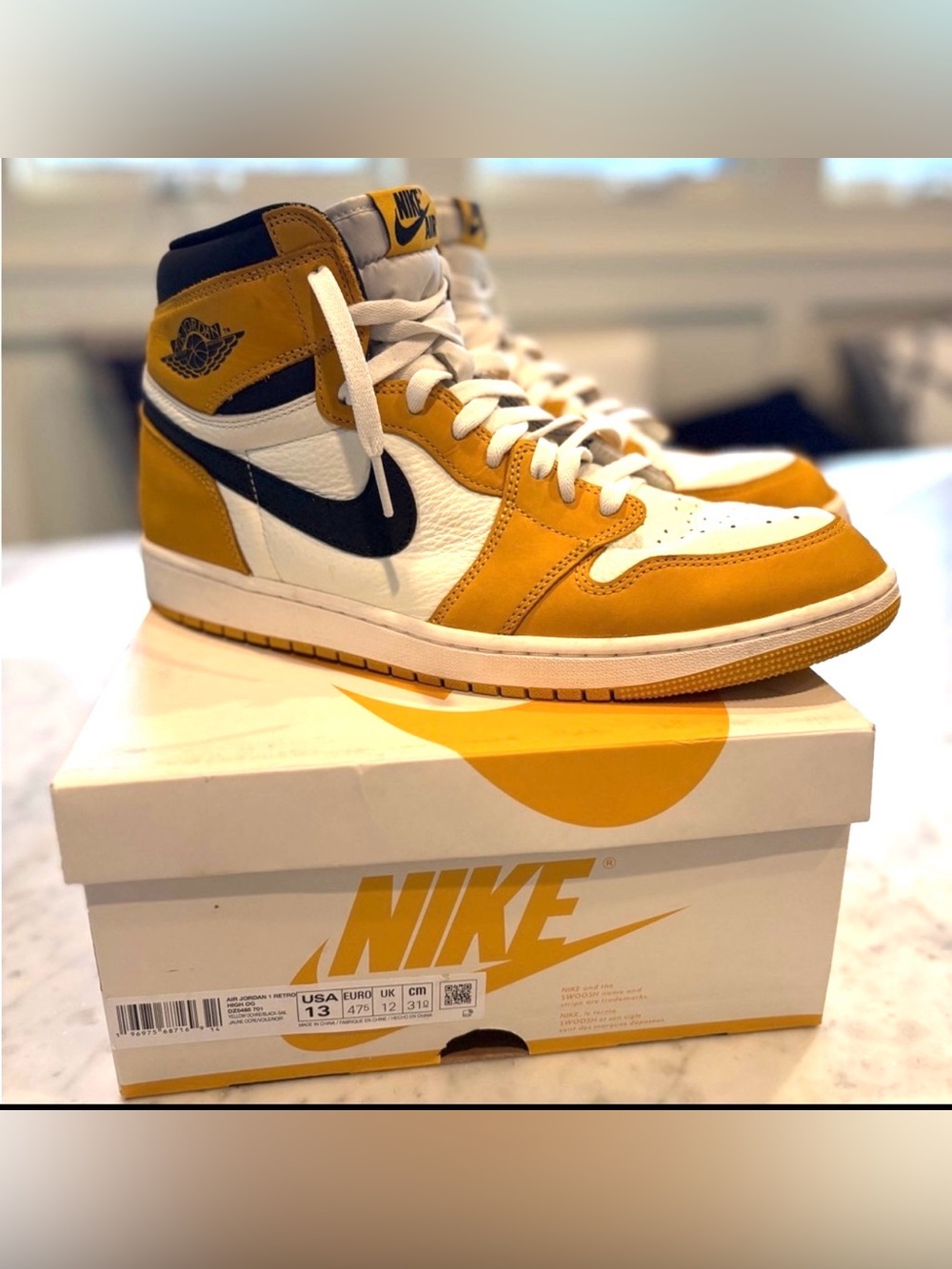 EUC! Men’s Air Jordan 1 Retro High OG, Yelliw Ochre/Black, Size 13,